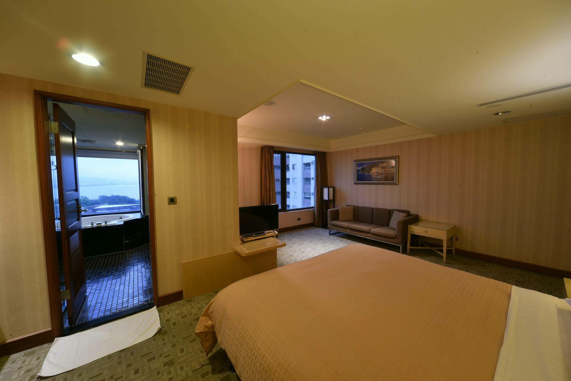 Sunrise Business Hotel - Tamsui Exterior photo